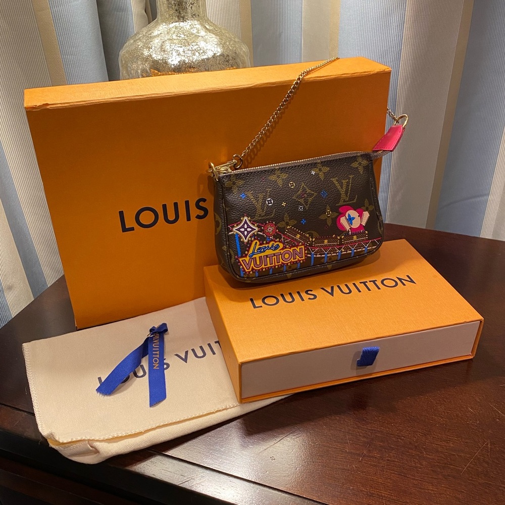 ⛔️Not Available⛔️Louis Vuitton Mini Pouchette